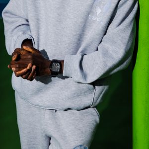 Alternative view of The Essential TERRA - Gray